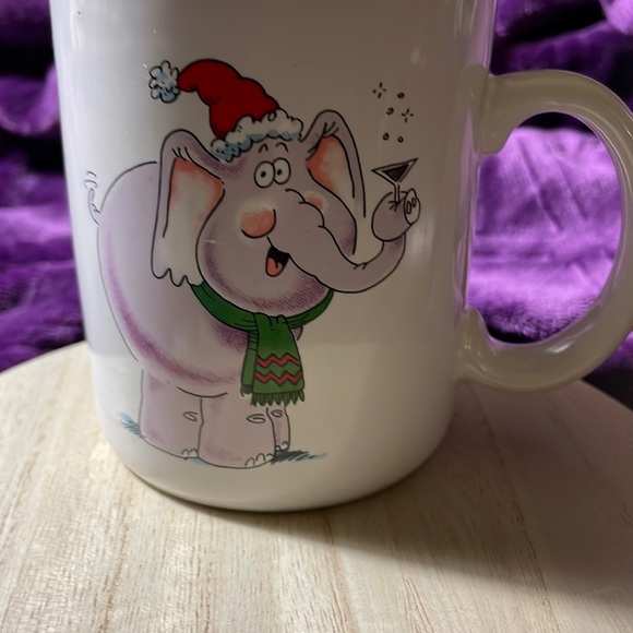 Vagabond creations elephant Christmas mug EUC - Picture 2 of 9